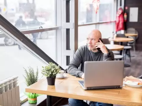 Improving Customer Experience with Guest WiFi: A 2024 Business Guide
