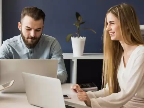 How Do Startups Pay Employees and Offer Competitive Compensation?