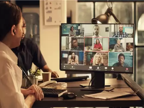 8 Tips and Challenges of Managing Remote Teams