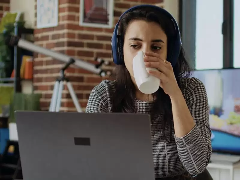 How to Call in Sick to Work