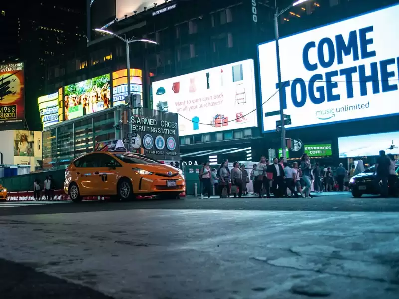 Displays Personalized Messages