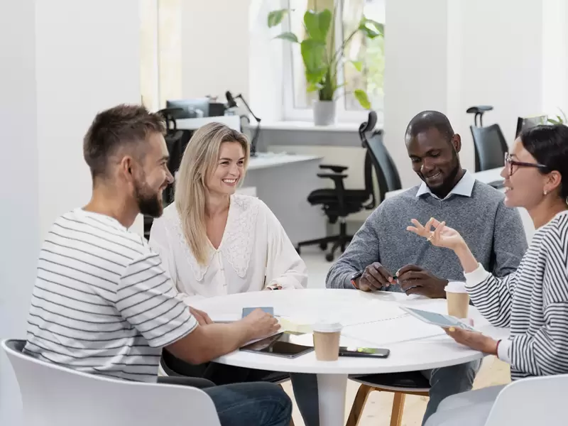 How to Improve Team Dynamics in the Workplace Using Powerful Team Communication Tools for Employees