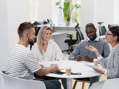 How to Improve Team Dynamics in the Workplace Using Powerful Team Communication Tools for Employees