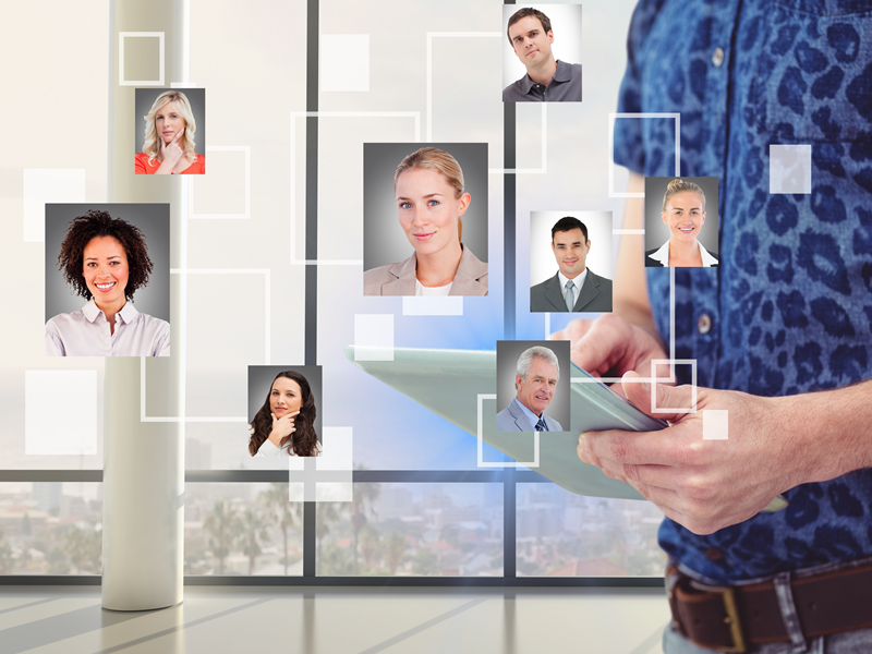 Should You Manage Employee Benefits In-House or Use an Employee Portal Benefits App?