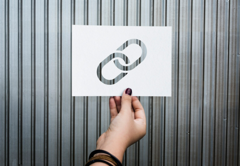 The Real Importance of Backlinks and How SEO Pros Choose the Best Link Building Services