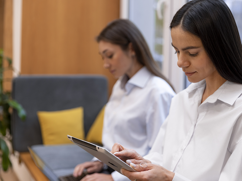 What-HR-Leaders-Need-to-Know EX vs Benefits of HRMS System vs Intranet: What HR Leaders Need to Know - Insight Blog