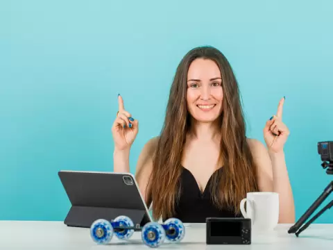 How to Advertise on Social Media Using Viral Video Clips (Best Tools to Create Them Fast)