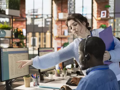 How Customer Lifecycle Management Software Can Achieve Better Compliance + Customer Retention