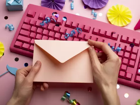 Why Direct Mail Postcards Still Work for Customer Communication