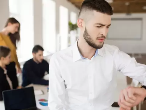 Time Wasted Searching Information: Why It&rsquo;s Killing Employees Time + Our Biggest Findings