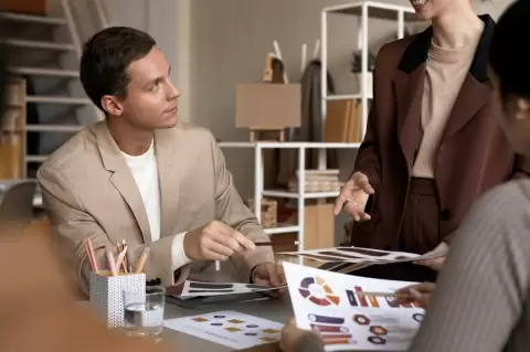 How Employee Engagement Improves Employer Branding and Local Brand Awareness