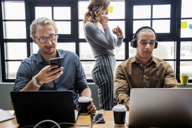 b2ap3_large_How-Technology-Is-Transforming-Workplace-Communication Importance of Workplace Communication in 2026: Workforce Communication Examples for Hybrid Teams - Insight Blog
