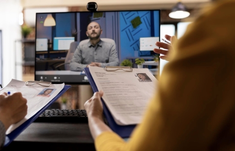 How to Run an Effective Meeting Online: 10 Mistakes That Waste Your Team&rsquo;s Time