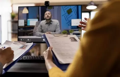 How to Run an Effective Meeting Online: 10 Mistakes That Waste Your Team&rsquo;s Time