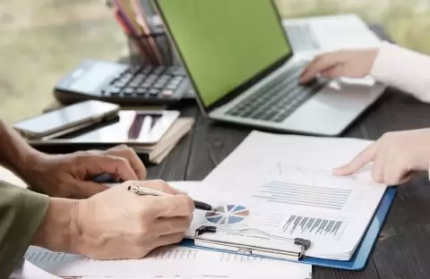 Vendor Invoice Management for Client Projects: Avoid Costly Errors and Set Up Milestone Payments