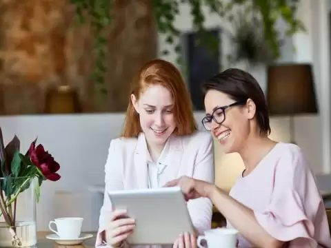 Trying to break free from email stress? Start using social collaboration tools