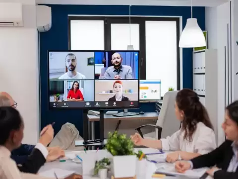 Why should companies use a dedicated intranet instead of MS Teams