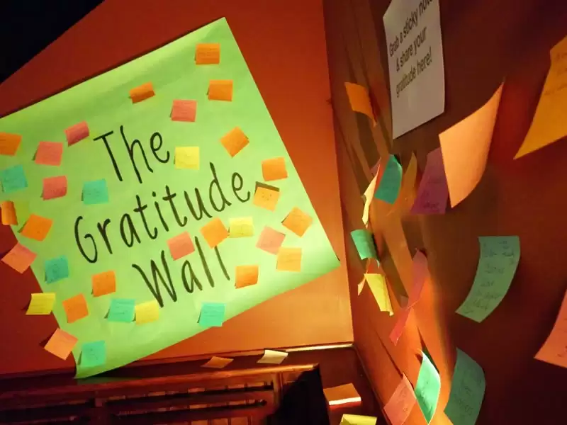 How to build a gratitude wall in the workplace