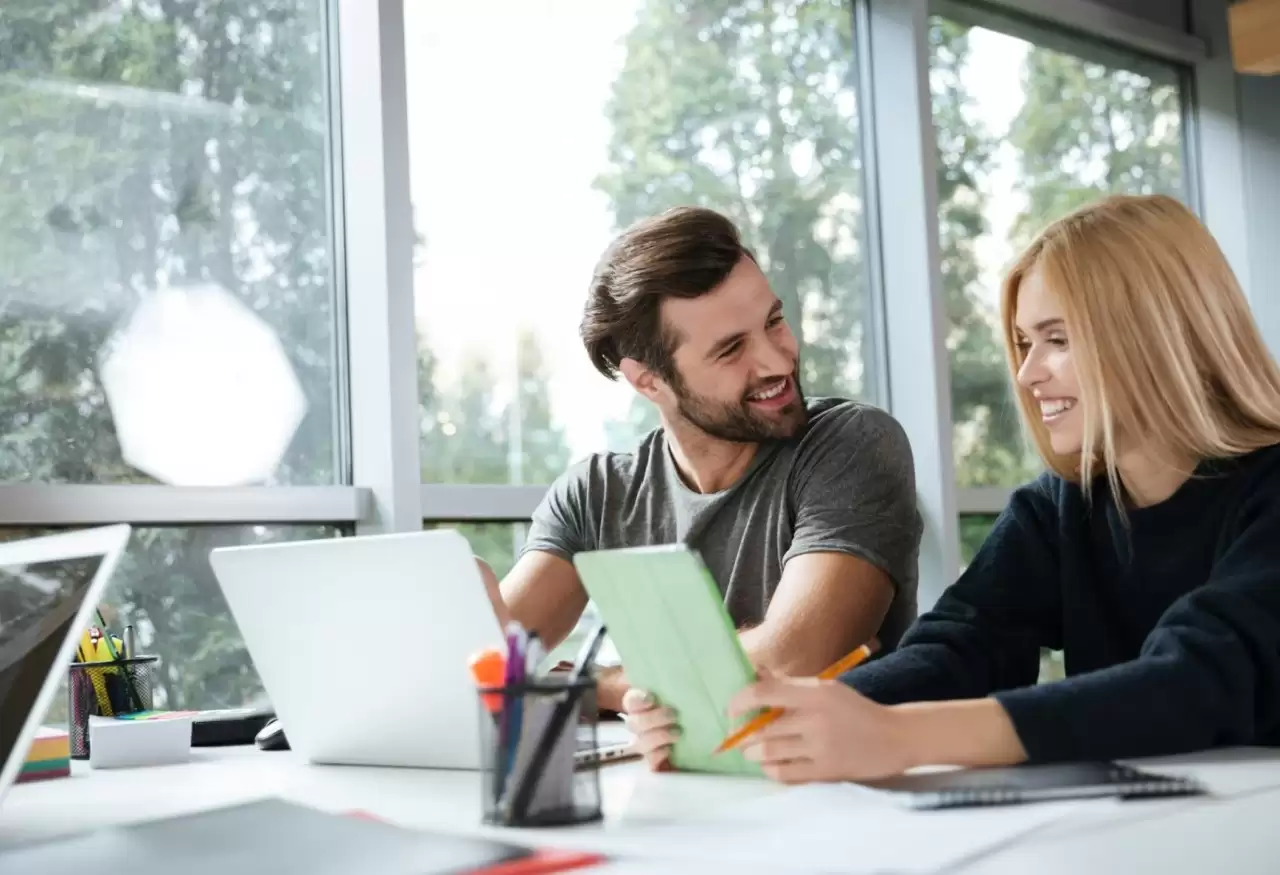 Employee Communication Apps: Everything You Need To know in 2025 ...