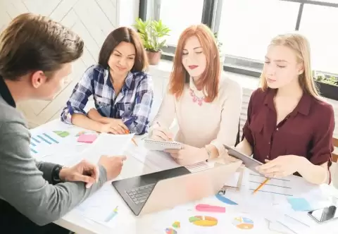 How do you choose an employee engagement model?