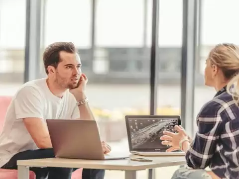 7 Best Practices for Choosing the Right Employee Communication App