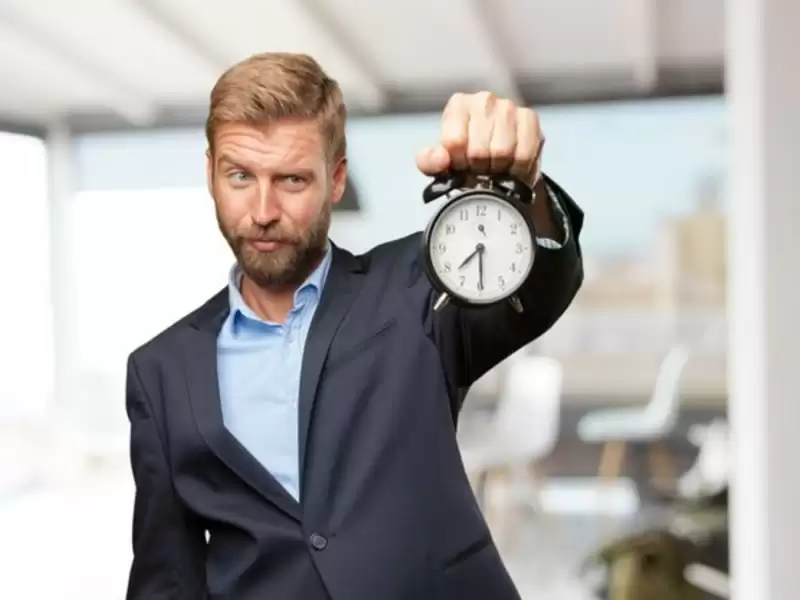 Modernizing Employee Time Clock and Clock In-Clock Out Mechanisms