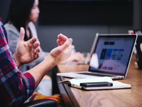 9 Tips for Choosing the Best Visuals for Your Product Pages