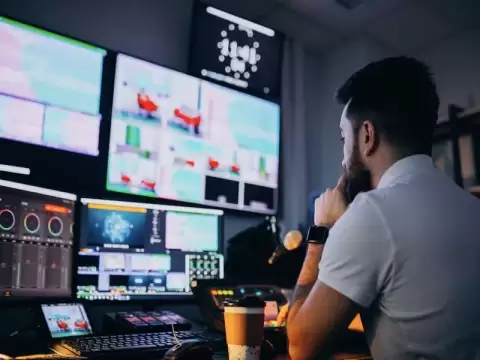 Maximizing Engagement Impact through Visual Dynamics and Video Pop-Ups